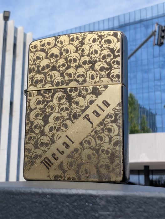 Gravură laser pe metal