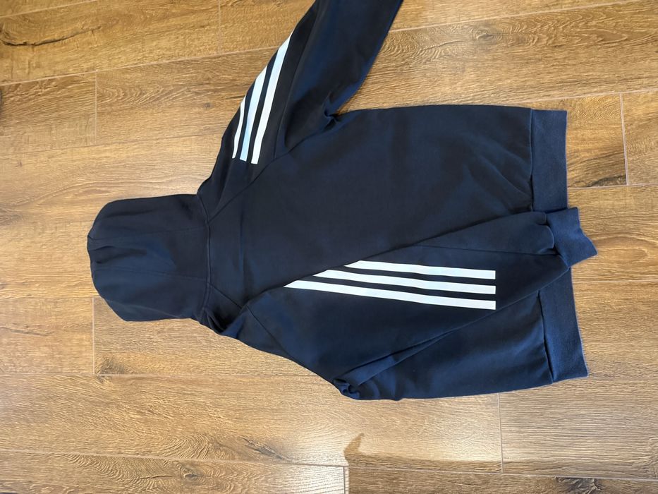 Adidass екип.