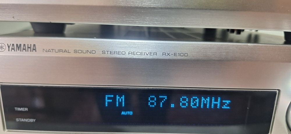 Ocazie 350 lei Amplituner + cdplayer Yamaha Rx E 100