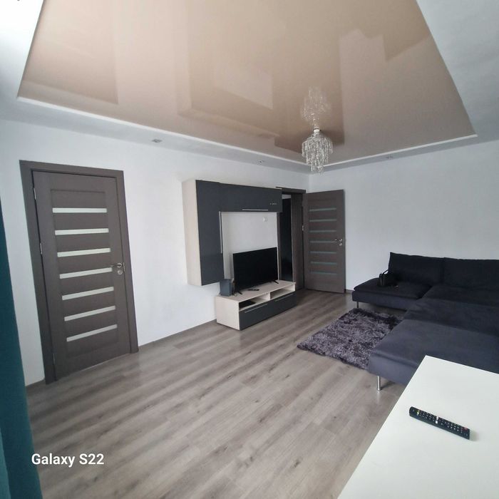 Proprietar, închiriez apartament pe Aleea Parcului.