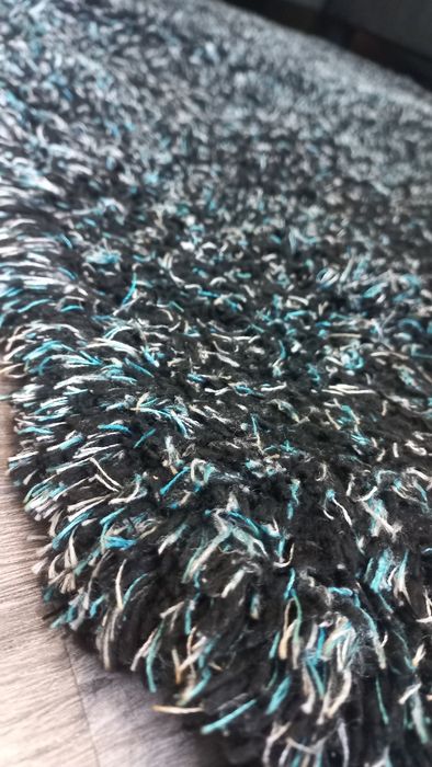 Килим тип Шаги черни с тюркоазени нишки