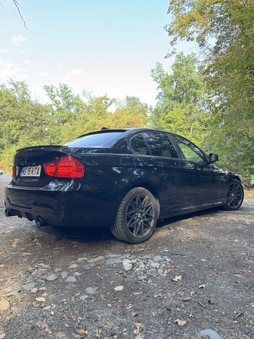 BMW 320d xDrive LCI | 177 CP | Kit M | Bi-Xenon | Navi Professional
