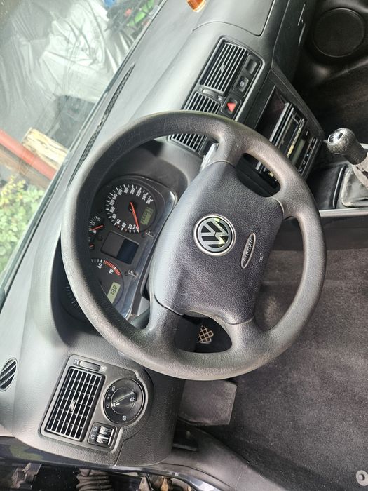 VOLKSWAGEN Golf 2003 — imagine 4
