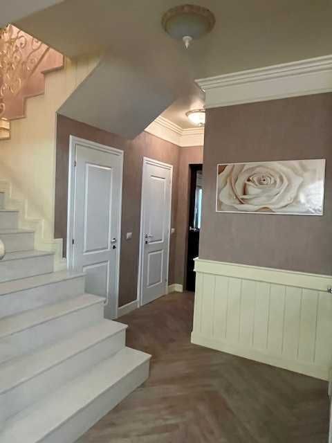 Продава се Мезонет в Варна, Център - 320 кв.м за 1688 €/кв.м - Снимка #3