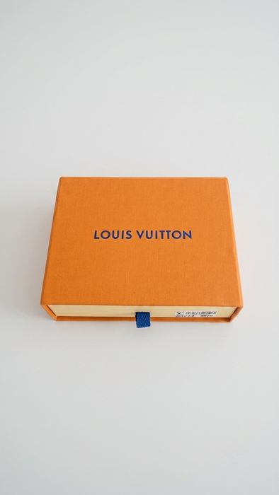 Luis Vuitton портфейл