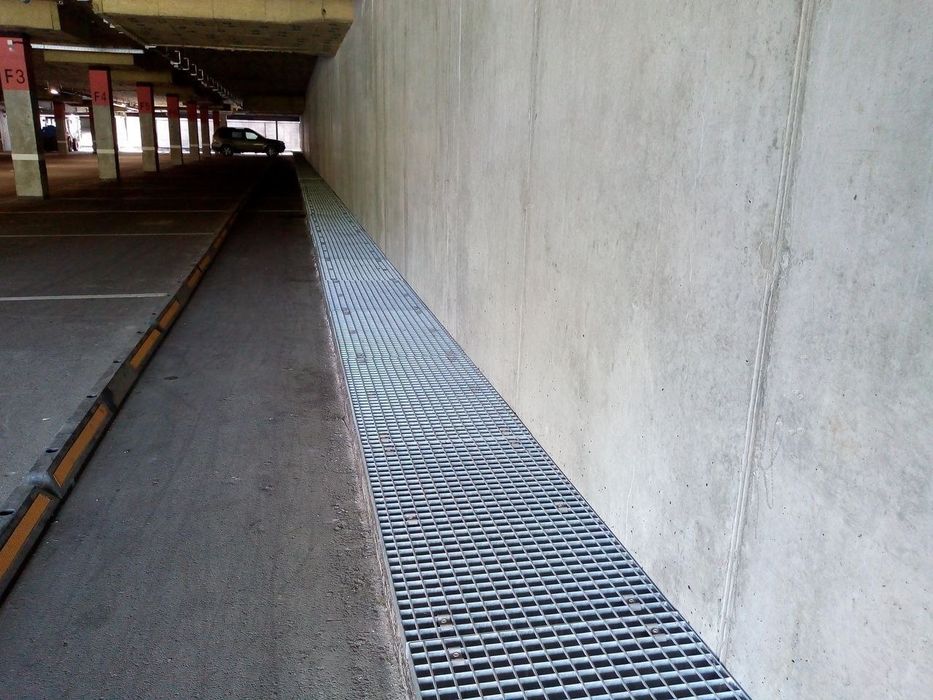 Лоток Пдастик ва кришка темир настили Л 5.   Гидролика, Стилот.