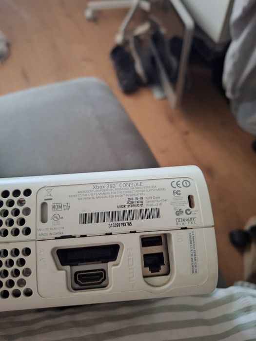Xbox 360 cu manete