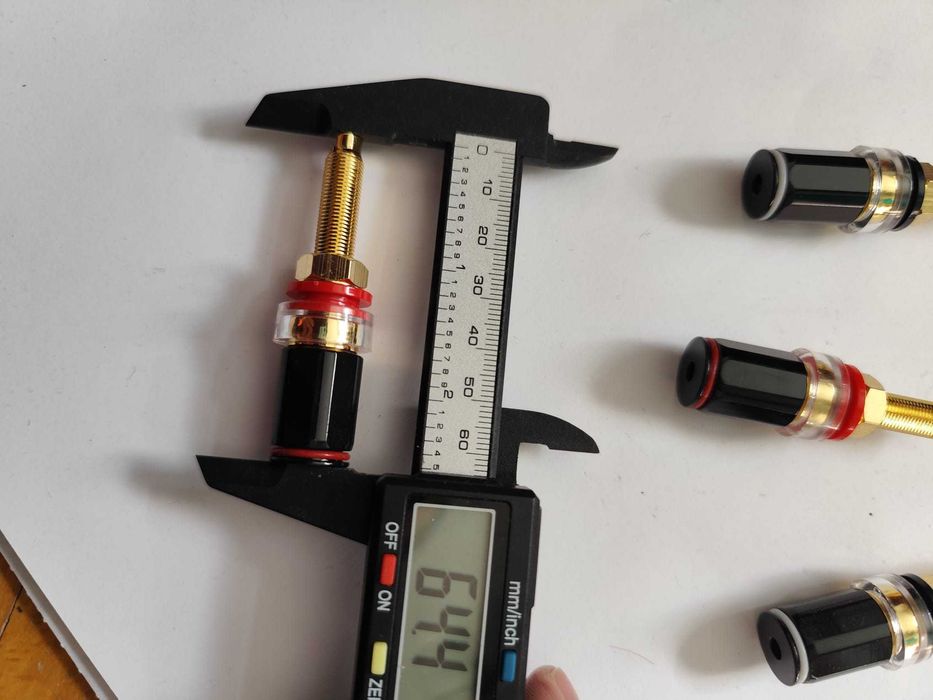 Conectori Terminale boxe ,amplificator model lung set 4 buc