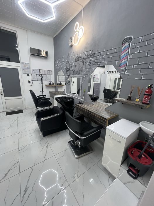 Chirie scaun salon