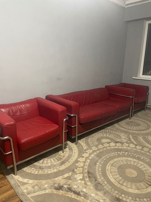 Диван с креслами, кожанные