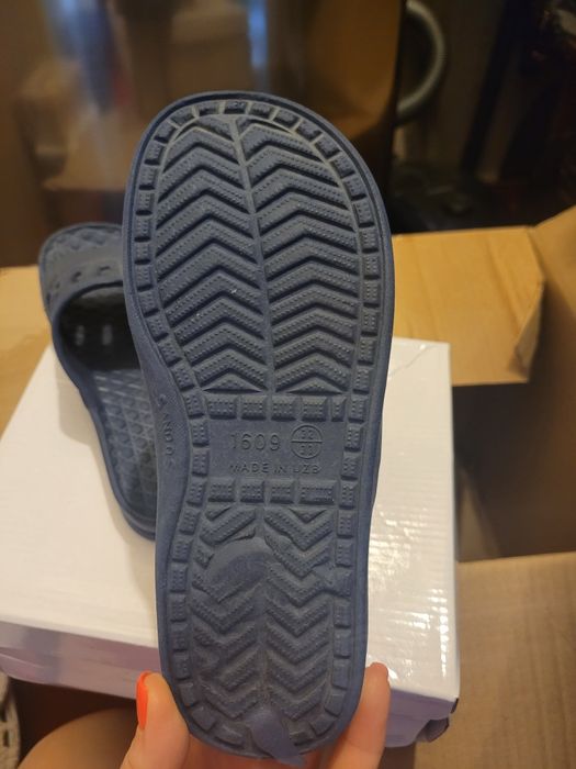 Продам детские шлепанцы