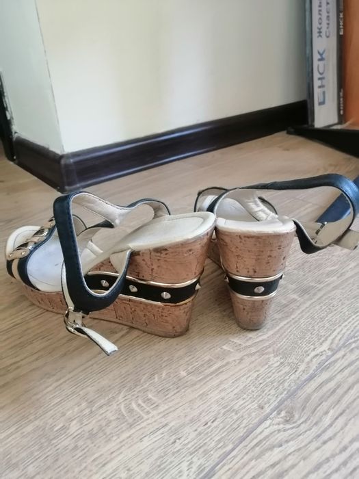 Босоножки на платформе