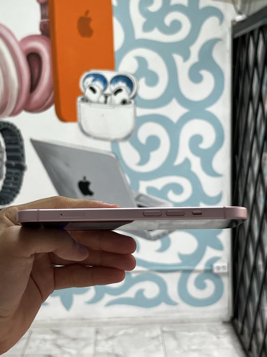iPhone 15  128GB