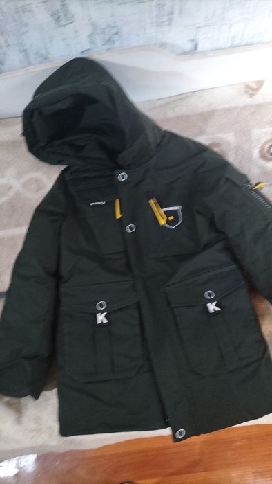 Продам детскую куртку