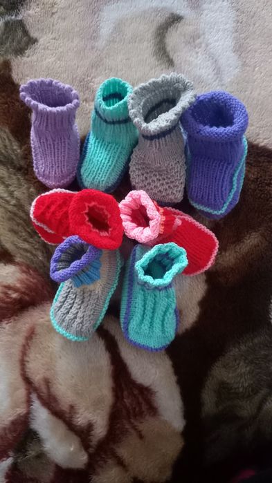 Продаются детские пинетки.