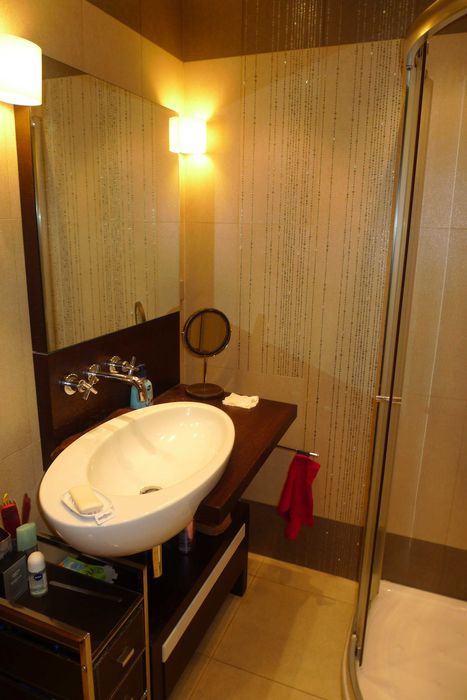 Медицинска академия тристаен, обзаведен, с асансьор