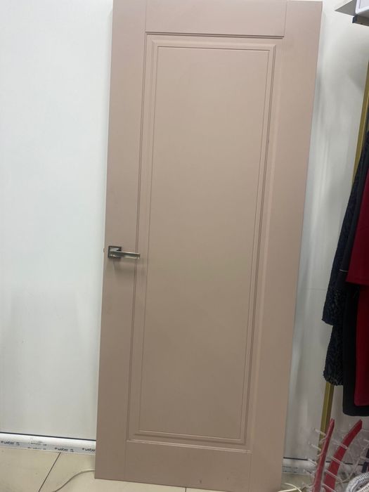 Продам дизайнерскую дверь!