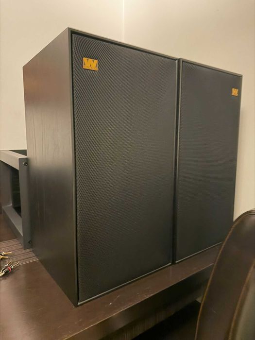 Vand boxe Wharfedale Linton cu standuri