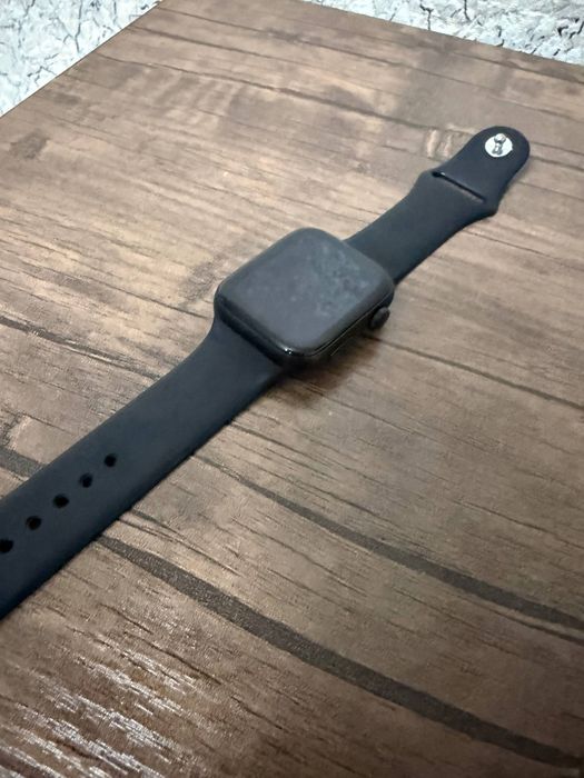Smart soat sotiladi, Smart Watch qora rangda, ideal