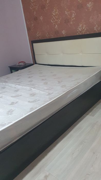 Диван двуспальный