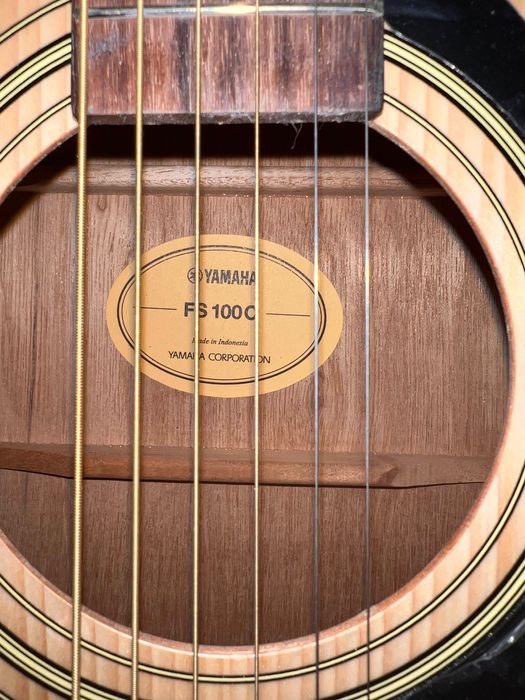 Новая гитара Yamaha FS100CNT акустическая, чехол в подарок