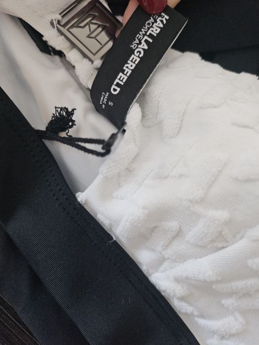 НОВ бански Karl Lagerfeld горнище и долнище