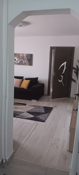 Închiriez apartament 3 camere lângă Lidl