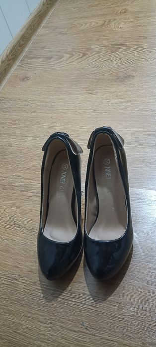 Уги босоножки туфли