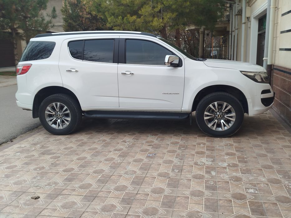 Продается шевролет Траилблезер