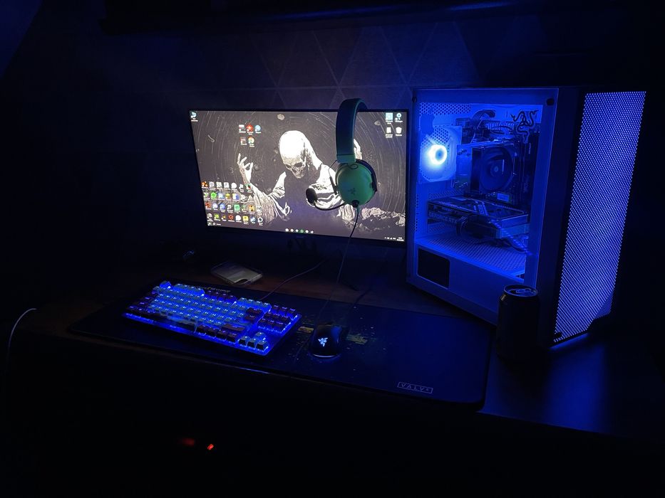 Игровой Компютер 4060 16гб Озу ryzen 5 3600 С монитором