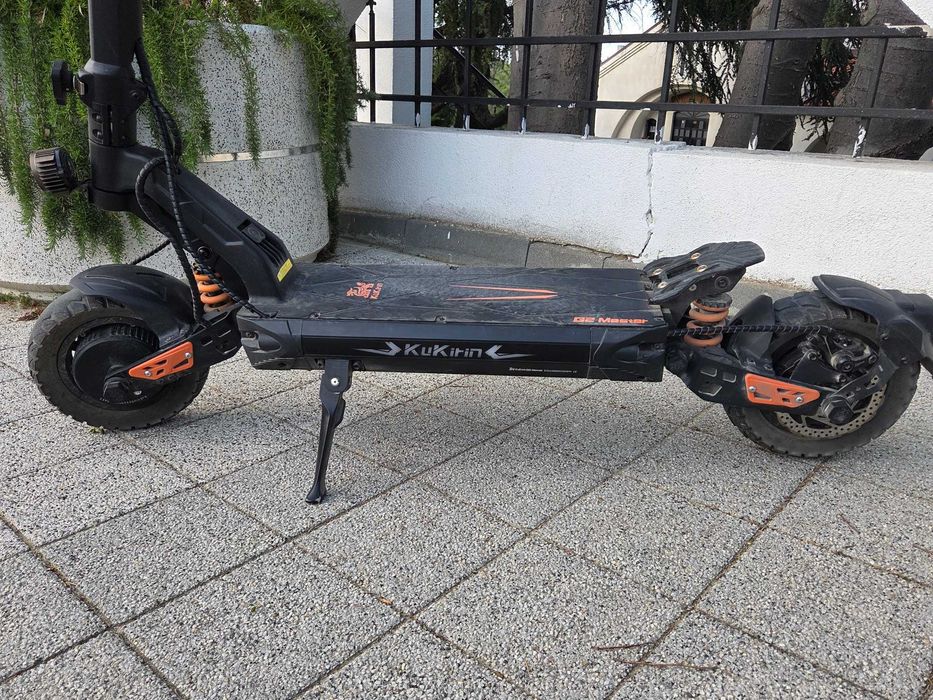 Продавам тротинетка KuKirin  G2 Master. на 2г.Отлично състояние,нови накладки Shimano.На около500км