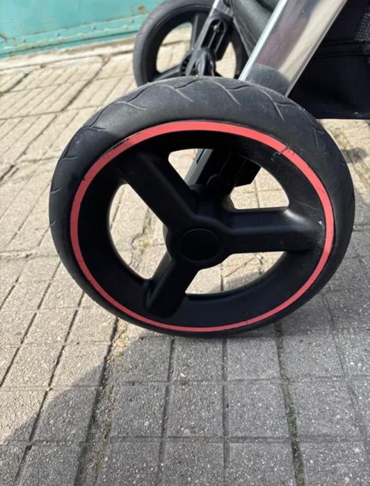 Продавам детска количка