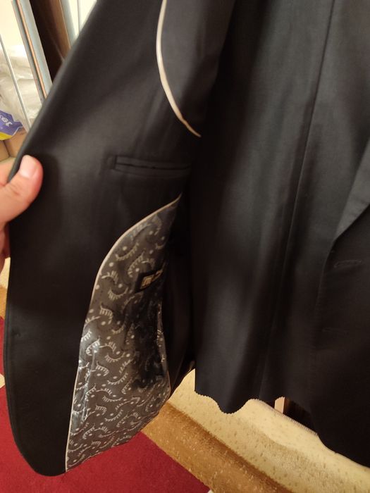 Янги қора костюм шим, размери 52. Арзонга бервораман