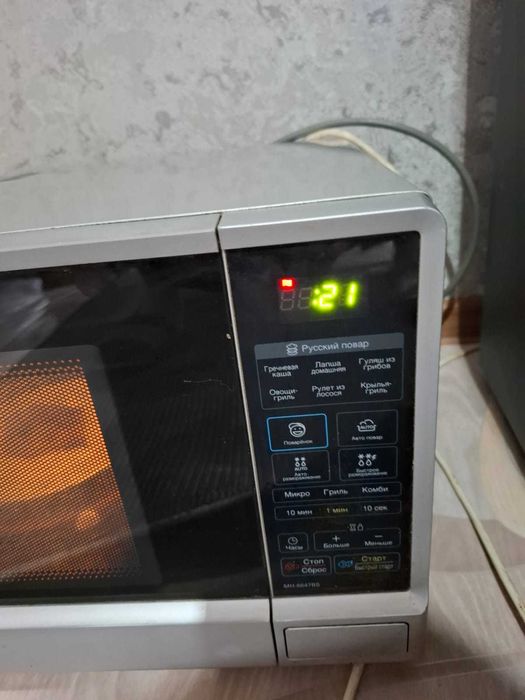 Продам микроволновую печь  LG