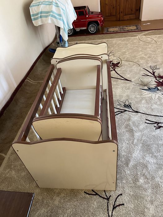 Detski kravat sotiladi