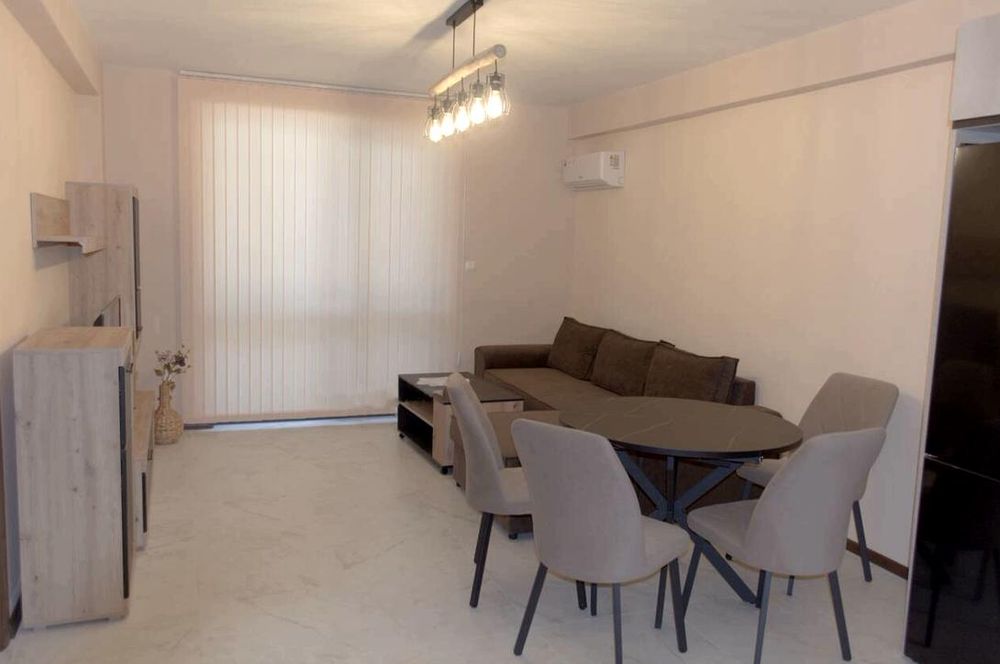 Дава се под наем Тристаен апартамент в Пловдив, Каменица 1 - 105 кв.м за 765 € - Снимка #2