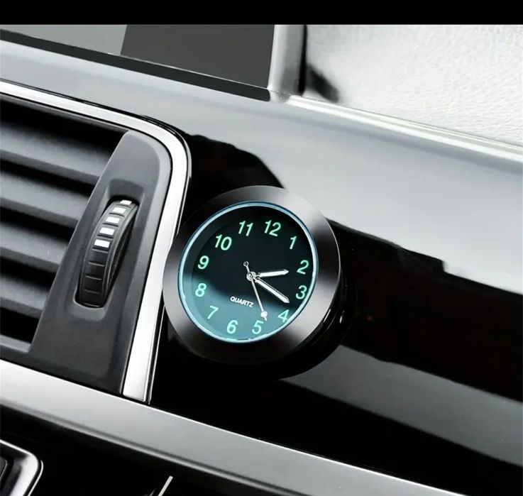 Часы для авто ( кварцевые)