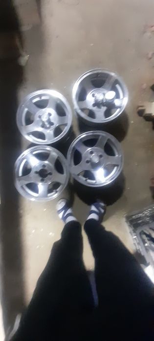 Diska tashboqa samarqanda pul zàrurligi uchun sotyapmiz Yana kelishami