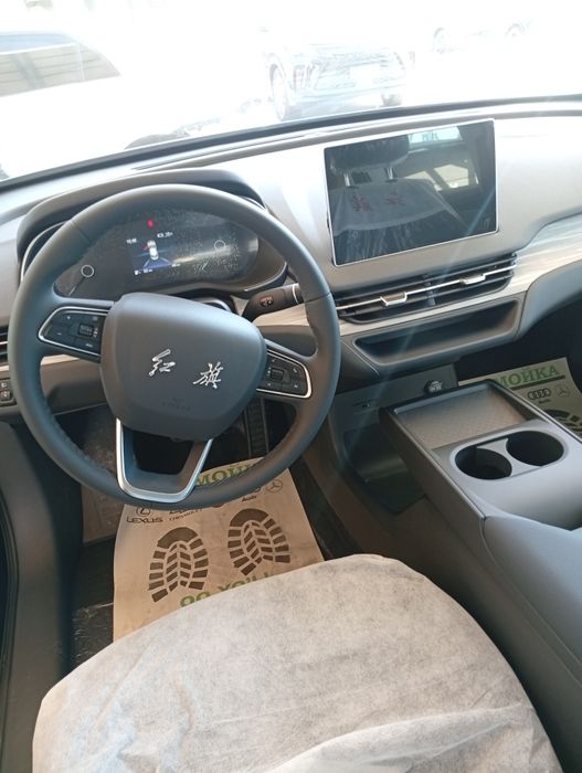 HongqiE-EM5 2025 restayling