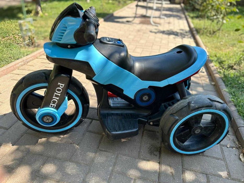 Motocicleta electrica Police 12 voliti, 2 motoare