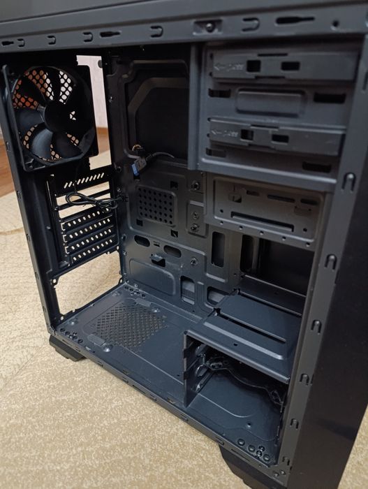 Продам корпус для ПК Thermaltake в отличном состоянии