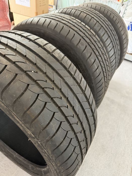 Гуми GOODYEAR 2 бр. 275/40/19 и 2 броя 245/45/19