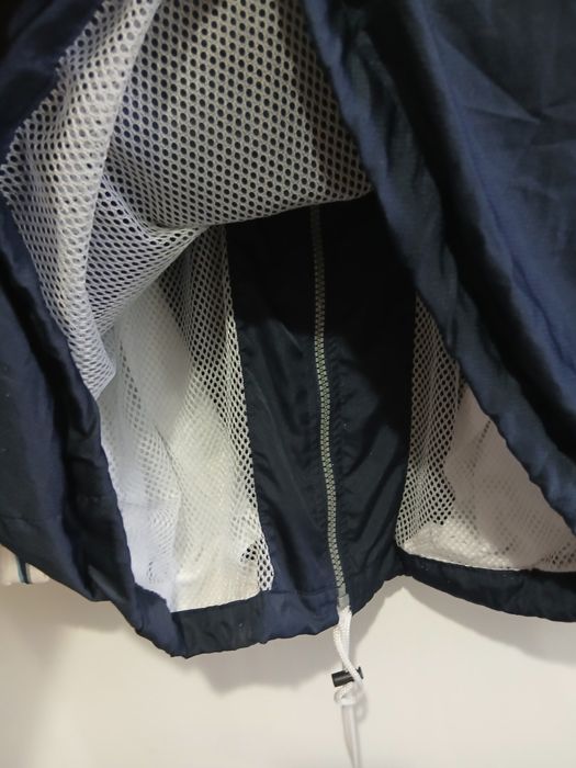 Bluza trening unisex masura XL sau 48 cu gluga in guler stare perfecta