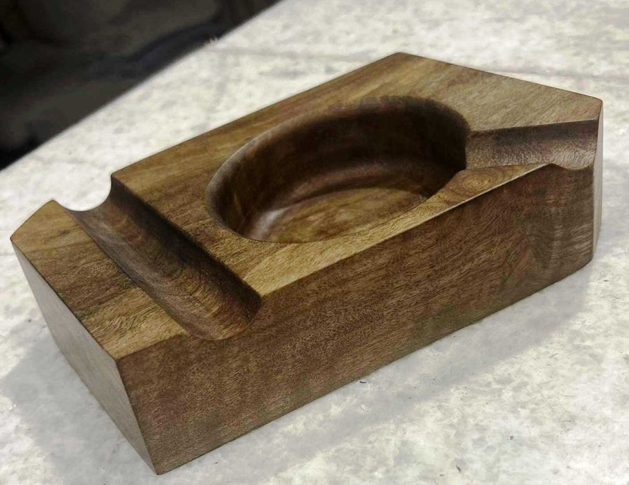 Пепелник за пури