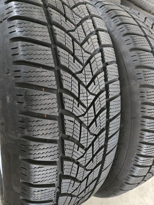 Anvelope iarna 205 60 17 DUNLOP  dot2024
