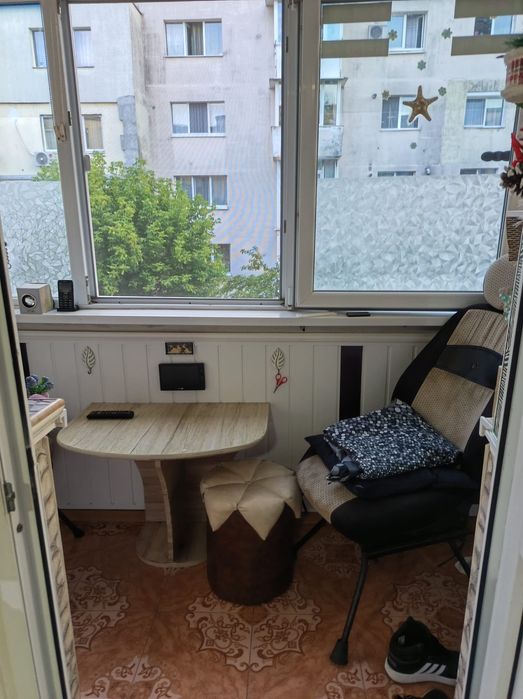 Vand apartament semidecomandat 2 camere