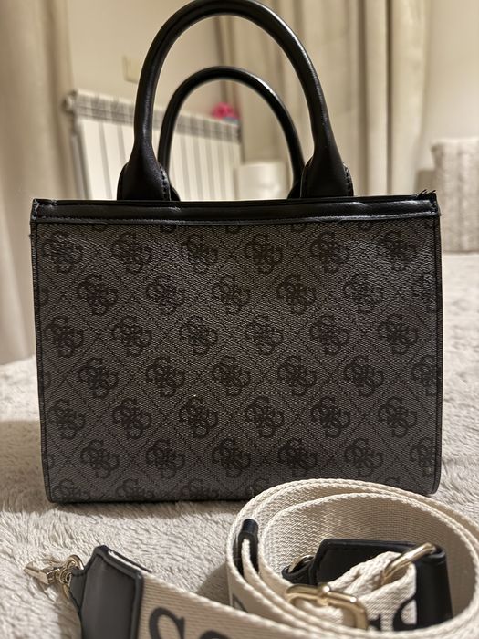 Малка чанта Guess