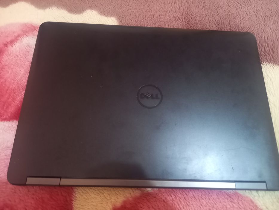 Ноутбук DELL. Сумка подарок