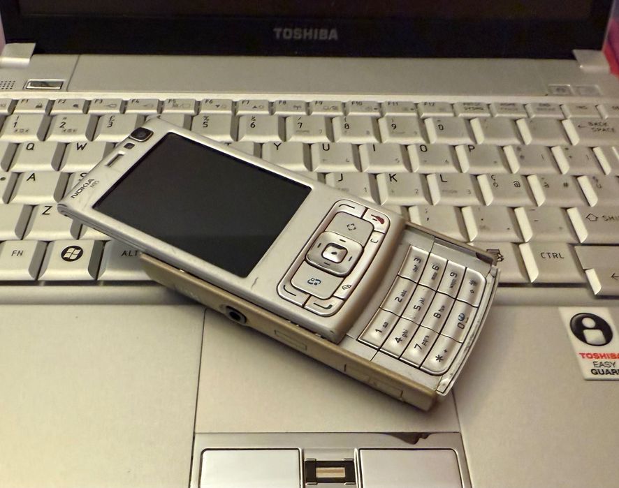 Telefon Nokia N95 - SAND ! Rar ! Classic cu butoante