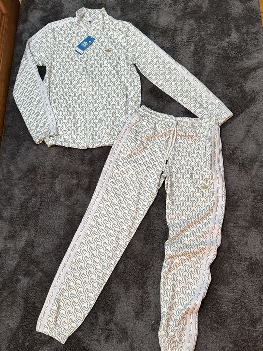 Compleu Adidas White